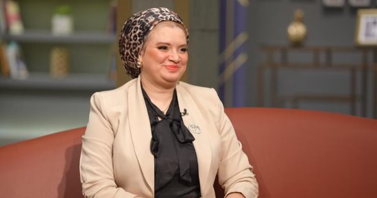 صبغت شعرها أحمر.. أغرب قضايا الطلاق اعرفها فى برنامج واحد من الناس