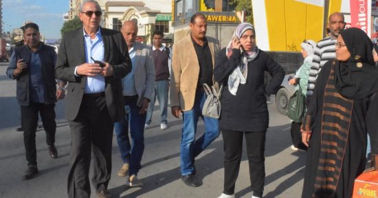 محافظ الغربية يتابع حركة المواصلات بطنطا ميدانيا ويتدخل لتيسير نقل المواطنين