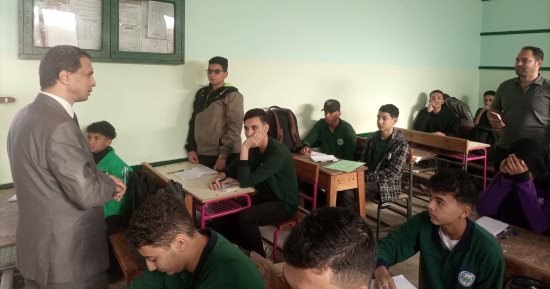 وكيل تعليم كفر الشيخ يشدد على تفعيل الأنشطة وغرس القيم فى نفوس الطلاب