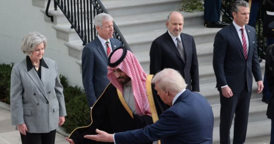 ترامب: سنناقش الترخيص بتصدير الرقائق الإلكترونية إلى السعودية