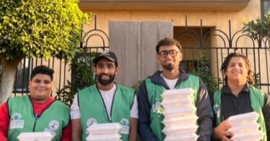 مؤسسة نبيل الكاتب توزع 2500 وجبة على دور المسنين والمصابين الفلسطينيين بالبحيرة