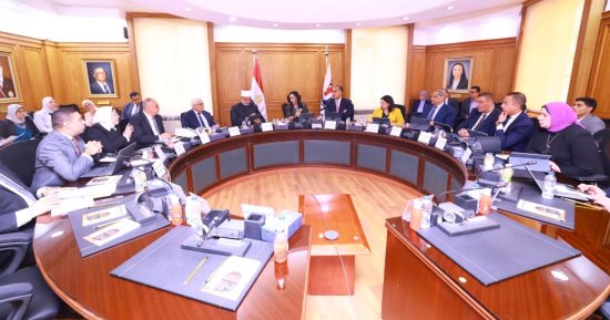 وزيرة التضامن: 3.675 مليار جنيه أرباح بنك ناصر مقابل 3.209 مليار العام السابق