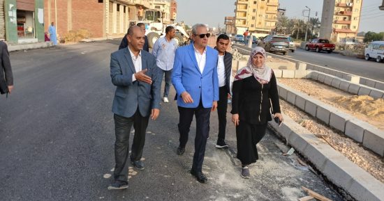 جولة لمحافظ الغربية بقطور لمتابعة مشروعات الرصف وتطوير حديقة قطور