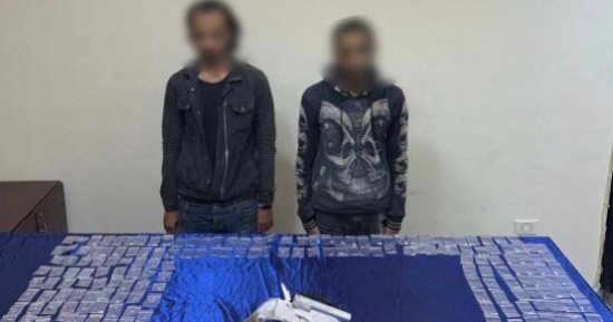 ضبط عاطلين يروجان المخدرات بالجيزة بعد تداول فيديو على السوشيال ميديا