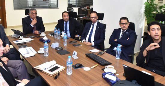 رئيس هيئة الاستثمار يلتقي المدير الإقليمي لشركة "مينهارت" السنغافورية