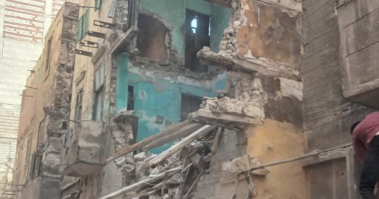 انهيار جزئى لعقار ثان بجوار المنزل المنهار في اللبان