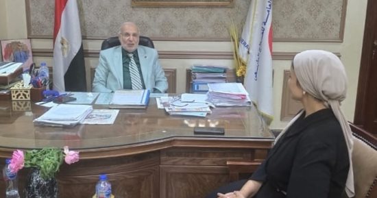 نقيب العلاج الطبيعى فى حوار لـ"اليوم السابع": 80% من أطفال المدارس يعانون تشوهات العمود الفقرى وتقدمنا بمشروعًا قوميًا لحمايتهم.. والتغذية العلاجية أصبحت "سبوبة" ومشاع.. وصالونات التجميل تدخل على خط الممارسة