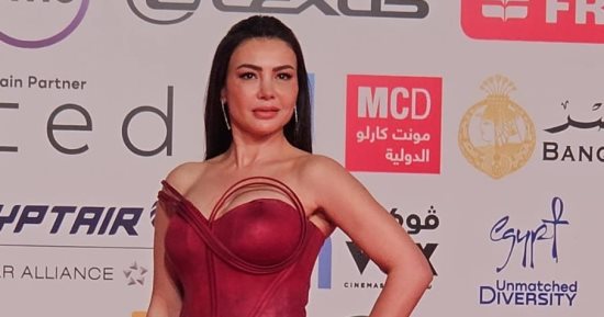 دينا فؤاد وهنادى مهنا وخالد سليم على ريد كاربت ختام مهرجان القاهرة