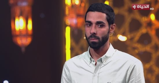 وليد صلاح يروى مسيرته فى حفظ القرآن باكيا.. وآية عبد الرحمن: دموعك غالية علينا