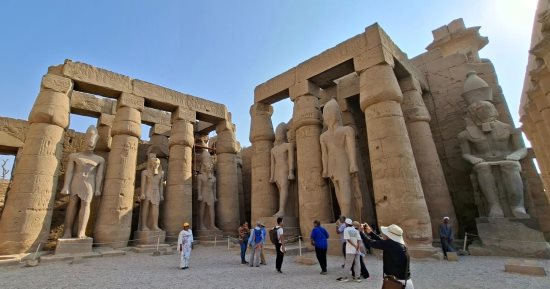 الأقصر تتلألأ سحرًا وجمالًا وتستقبل ضيوفها بالبهجة