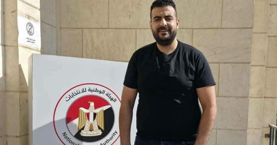 المصريون فى البحرين يقبلون على المشاركة بانتخابات مجلس النواب.. صور