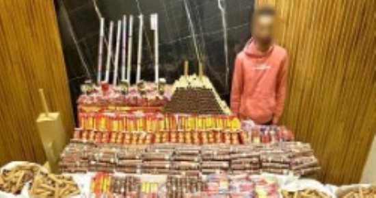 من مسكنه إلى السجن.. تفاصيل ضبط متهم بترويج الألعاب النارية على الإنترنت