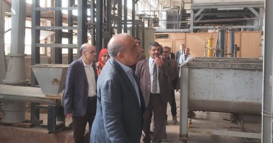وزير الكهرباء يتفقد مجمع الوحدات التكنولوجية التابع للمواد النووية في أنشاص