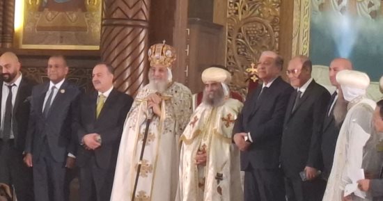 محافظ أسيوط يشارك فى قداس ترقية الأنبا يوأنس إلى رتبة مطران بالكاتدرائية المرقسية