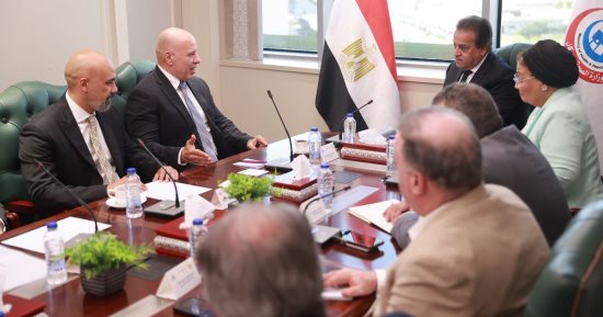 وزير الصحة يبحث توطين تكنولوجيا الأجهزة الطبية وتطوير الخدمات التشخيصية