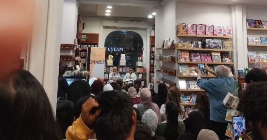 باسم خندقجى: المقاوم شاعر بالضرورة ومحمود درويش الأكثر تعبيرا عن جيلى