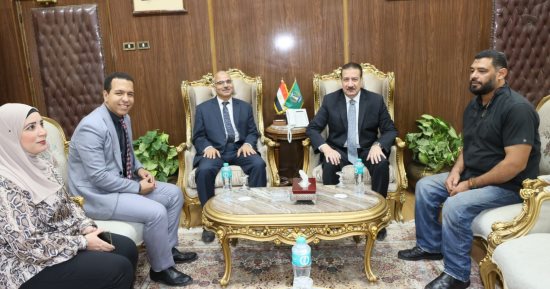 محافظ المنوفية يلتقى وفد بنك الاستثمار القومى لاستعراض المشروعات