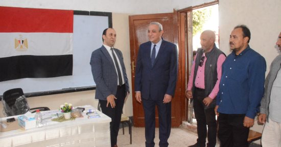 محافظ الغربية يتفقد اللجان بقرى مركز طنطا فى اليوم الأول لانتخابات النواب