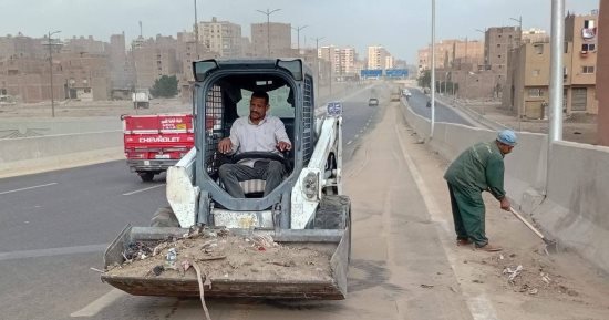 محافظة الجيزة تشن حملة لرفع كفاءة النظافة أسفل محور عمرو بن العاص