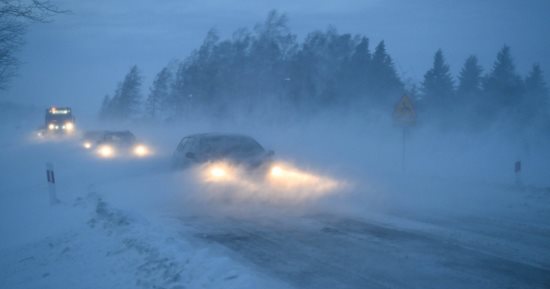 عاصفة ثلجية تضرب بولندا.. تعطل الطرق الرئيسية فى جنوب شرق البلاد