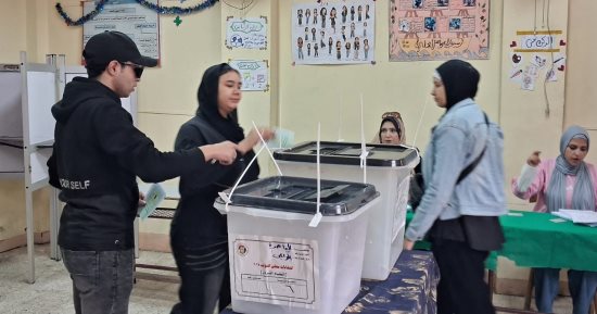 انتظام عملية التصويت بلجنة مدرسة الشهيد امتياز كامل بالعباسية 