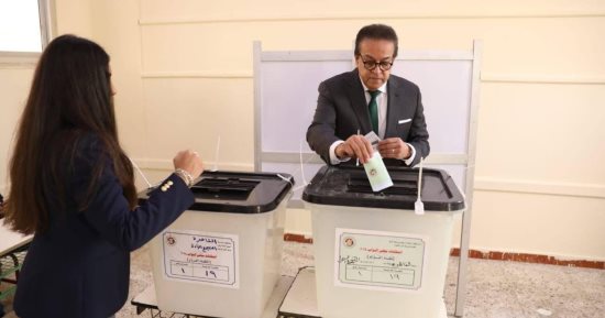 وزير الصحة يدلى بصوته فى انتخابات مجلس النواب 2025
