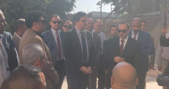 وزير الثقافة يصل أسيوط لتفقد بعض المواقع الثقافية.. فيديو 