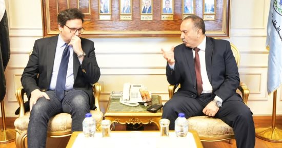 وزير الثقافة يبحث إنشاء دار أوبرا فى أسيوط ويوجه بتوسيع الفعاليات