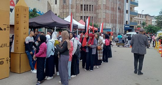 اليوم الثانى من انتخابات النواب.. توافد مكثف من الناخبين على لجان دمياط 