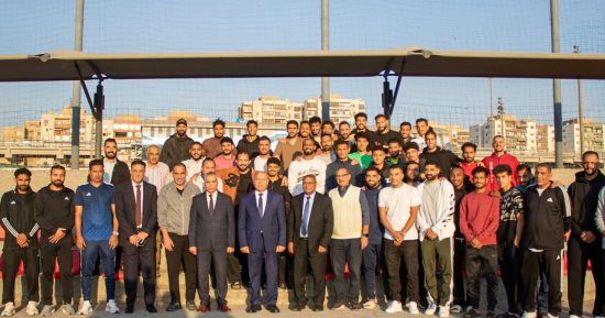 كامل الوزير يدعم لاعبى السكة الحديد ويحثهم على تحسين النتائج.. صور