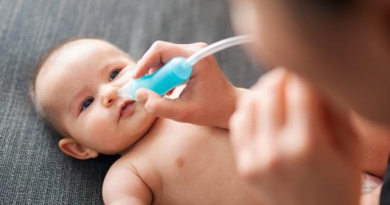 لو مناخيره مسدودة.. طرق طبيعية لتنظيف أنف طفلك ومساعدته على التنفس