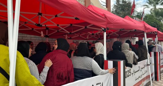 توافد الناخبين على لجان بورسعيد فى اليوم الثانى من انتخابات مجلس النواب.. فيديو