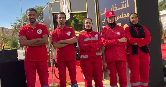جاهزية كاملة وإسعافات فورية.. الهلال الأحمر يؤمّن الناخبين فى التجمع الخامس