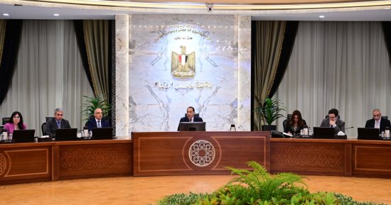 رئيس الوزراء يترأس اجتماع اللجنة الوزارية للسياحة