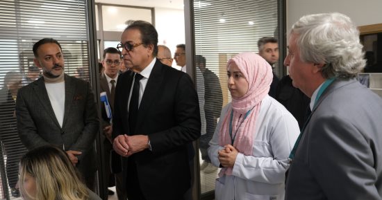 وزير الصحة يزور مدينة باشاك شهير تشام وساكورا الطبية التركية