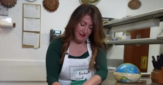 العالم هذا المساء.. سفيرة أمريكا بالقاهرة توجه رسالة للمصريين من مطبخها فى عيد الشكر.. ارتفاع حصيلة قتلى حريق هونج كونج إلى 83 شخصا.. بيان أوروبى: ندعو إسرائيل للالتزام بالقانون الدولى وحماية الفلسطينيين