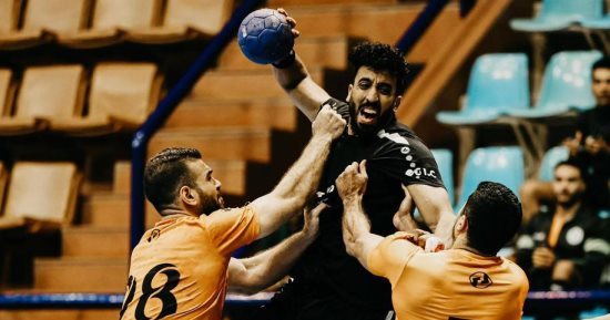 الأهلي يهزم البنك في دوري محترفي كرة اليد