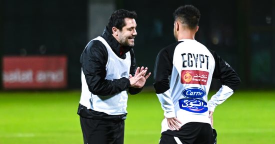 أحمد حسن: محمد شريف مستمر في معسكر المنتخب ولا صحة لاستبعاده