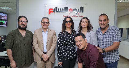 زينة تحتفل بنجاح مسلسل ورد وشوكولاته فى اليوم السابع.. صور 
