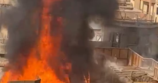 حريق ستوديو مصر.. النيران تلتهم الديكورات ومحاولات للسيطرة على الحريق.. فيديو