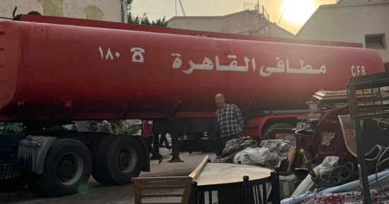 الحماية المدنية تستعين بسيارات مياه الشرب والصرف لإخماد حريق ستوديو مصر.. صور