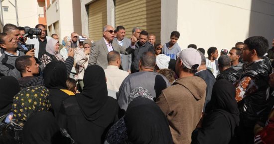 محافظ المنيا يتفقد المرحلة الأولى من عمارات بديل الإيواء بالسلخانة