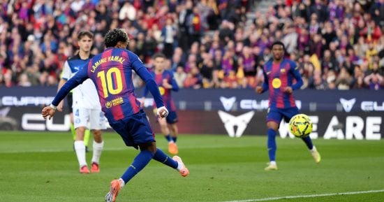 برشلونة ضد ألافيس.. البارسا يقلب الطاولة 2-1 فى شوط مثير.. فيديو