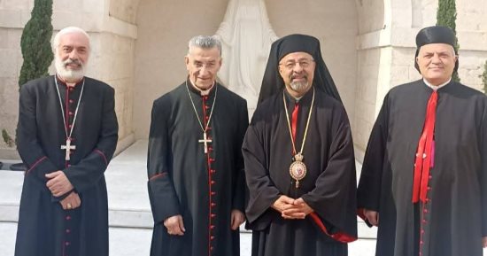 بطريرك الأقباط الكاثوليك بمصر يصل لبنان للمشاركة فى الزيارة الرسولية لبابا الفاتيكان