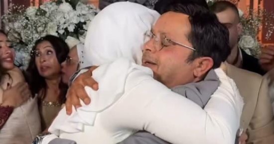 محمد هنيدى.. "أبو العروسة" المحتفظ بروح الشباب
