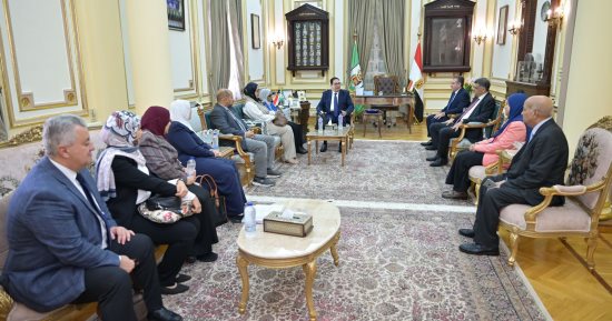 رئيس جامعة القاهرة يستقبل وفد ضمان جودة التعليم تمهيدا لاعتماد معهد الأورام