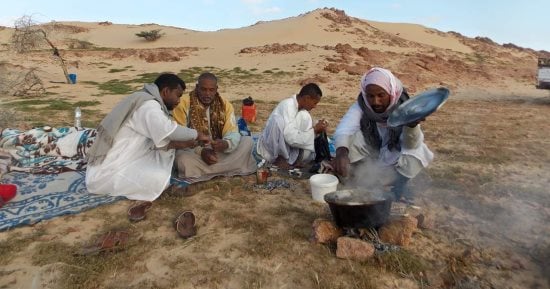 الطهي على أحجار البازلت.. عادات وتقاليد أهالى حلايب وشلاتين