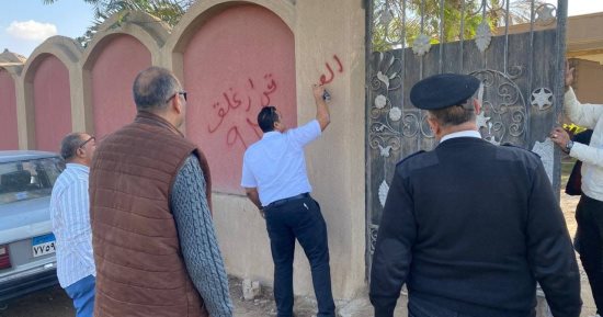 محافظة الجيزة تغلق كيانات مخالفة بالعمرانية وكرداسة.. صور
