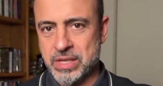 مصطفى حسني يجيب على السؤال: هل يجوز تفسير القرآن عن طريق شات جي بي تي؟