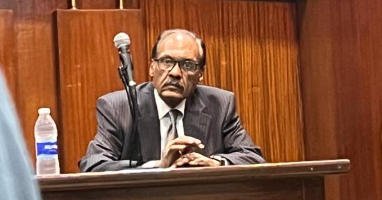 نقاد ومثقفون: مجموعة مقطع فى مخ رجل مجنون تصنع واقعا موازيا